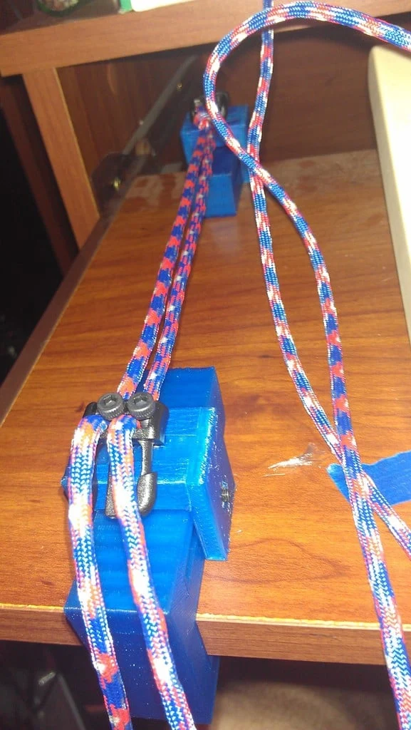 Gabarit de paracorde et banc de tissage réglable