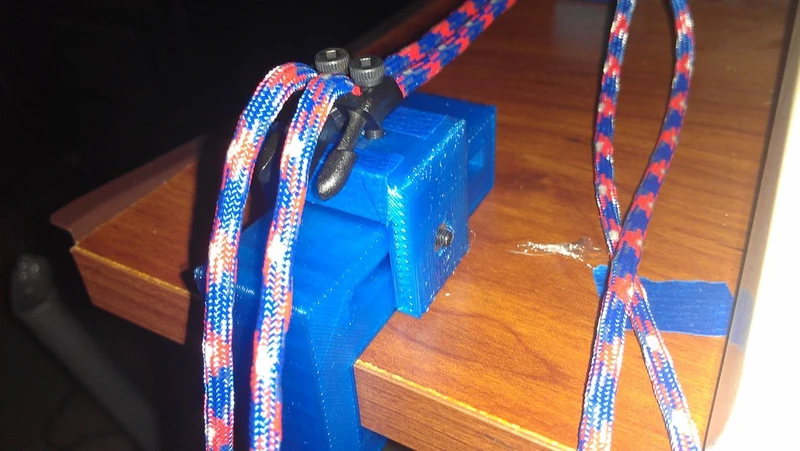 Gabarit de paracorde et banc de tissage réglable
