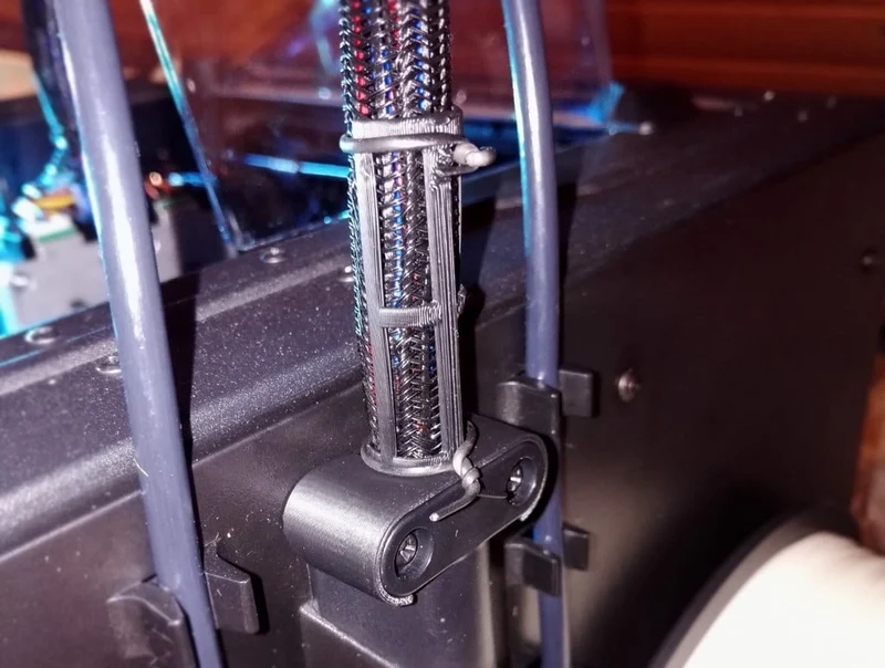 Gestion améliorée des câbles pour FlashForge Creator Pro