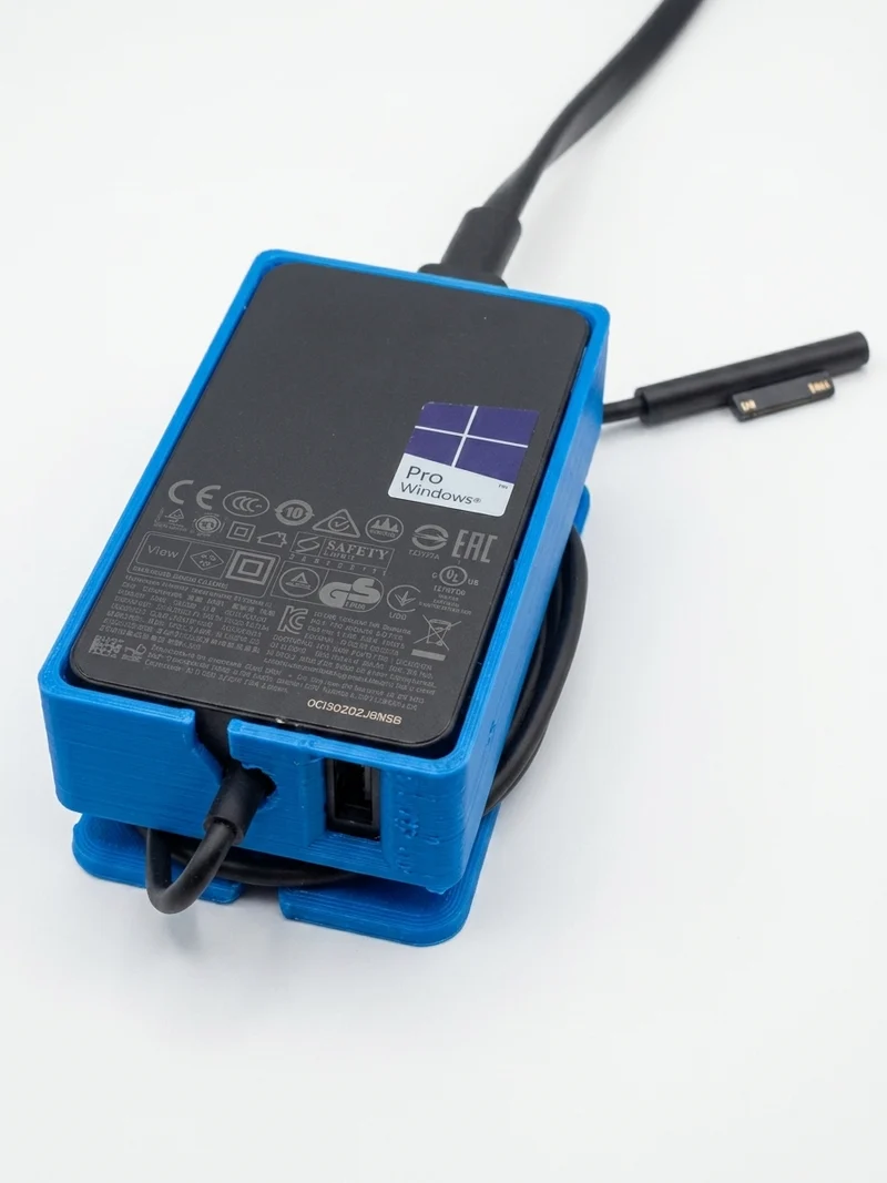 Alimentation Surface Pro avec rangement de cordon
