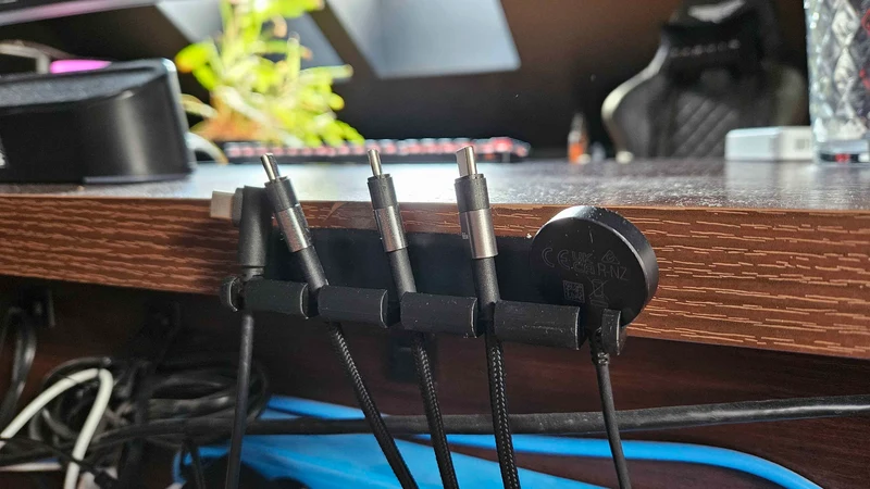 Support de câble universel pour 5 câbles