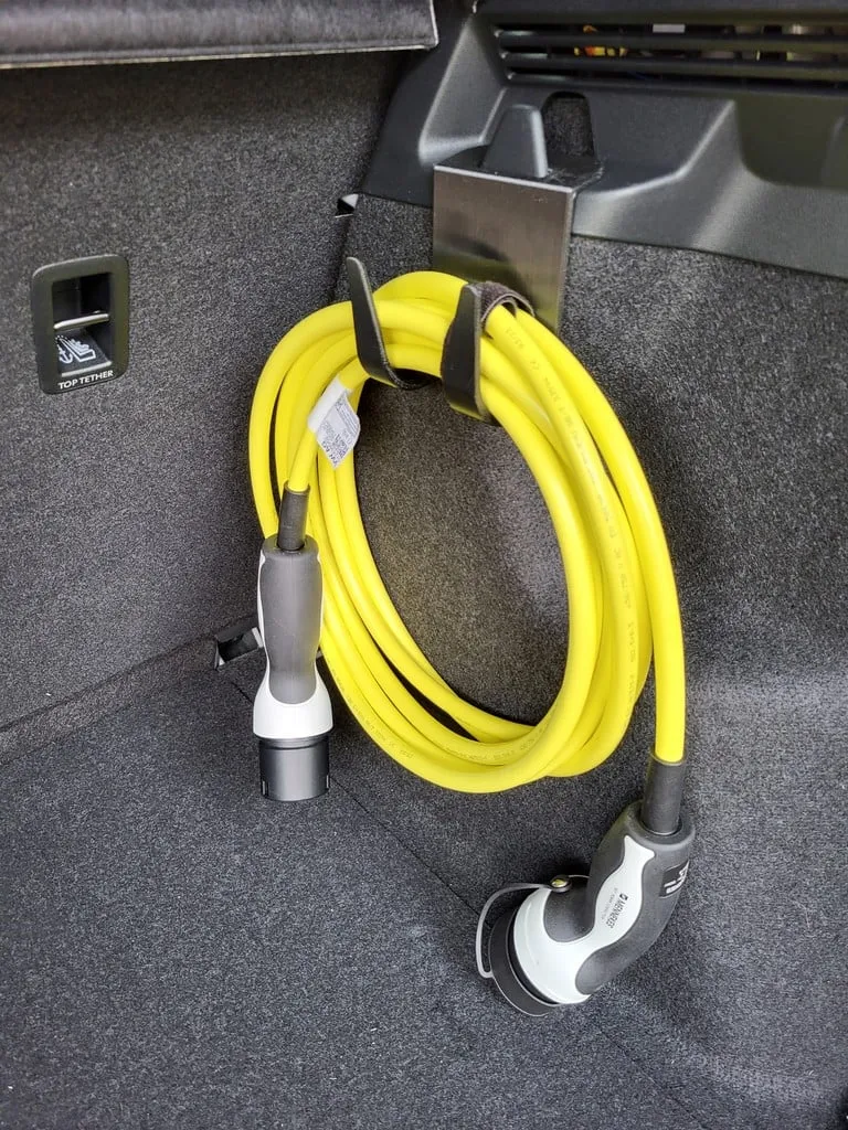 Crochet de câble de charge Volkswagen ID.4 pour le coffre