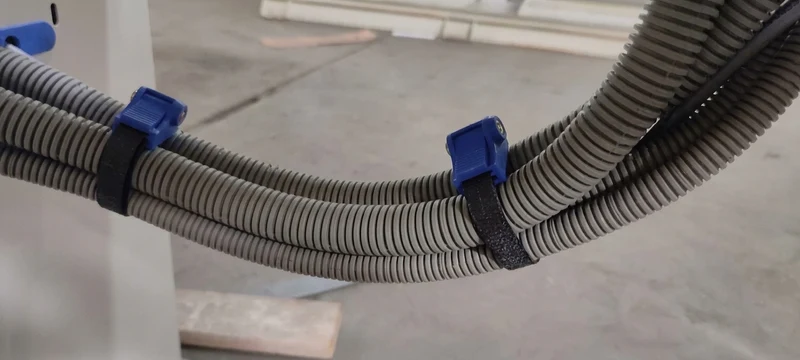 Sangle de câble solide pour l'organisation des câbles