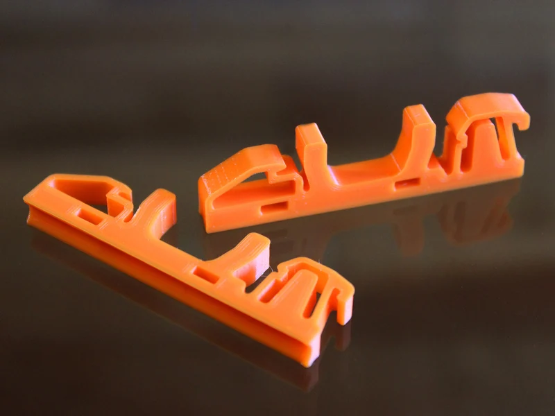 Clip de câble sur rail DIN avec option de serre-câble