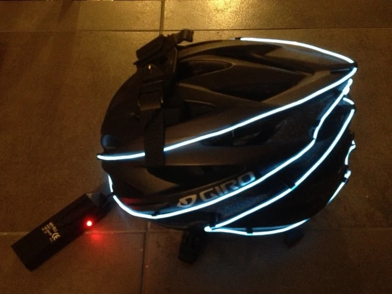 Clips pour fil EL - Fixation des fils électroluminescents