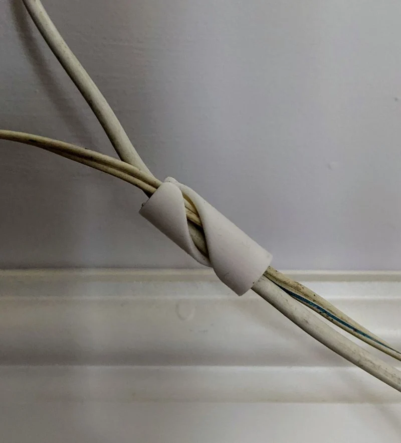 Support de câble flexible pour l'organisation des câbles