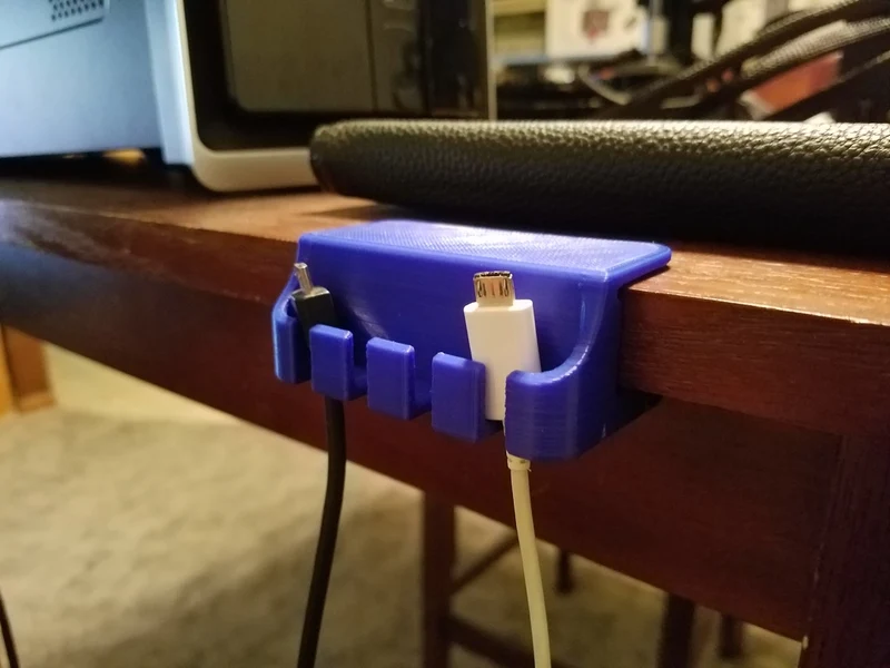 Support de câble micro USB pratique pour bureau