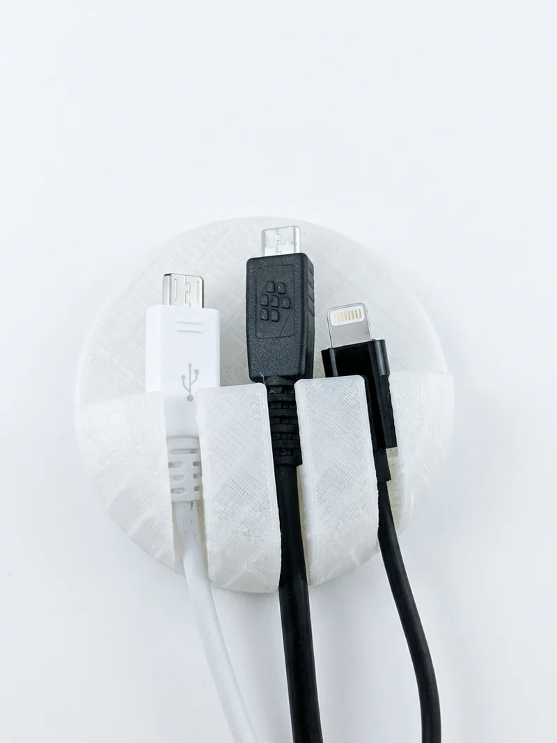 Support de câble efficace pour trois câbles
