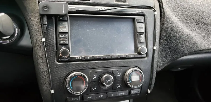 Support de câble pour tableau de bord de voiture