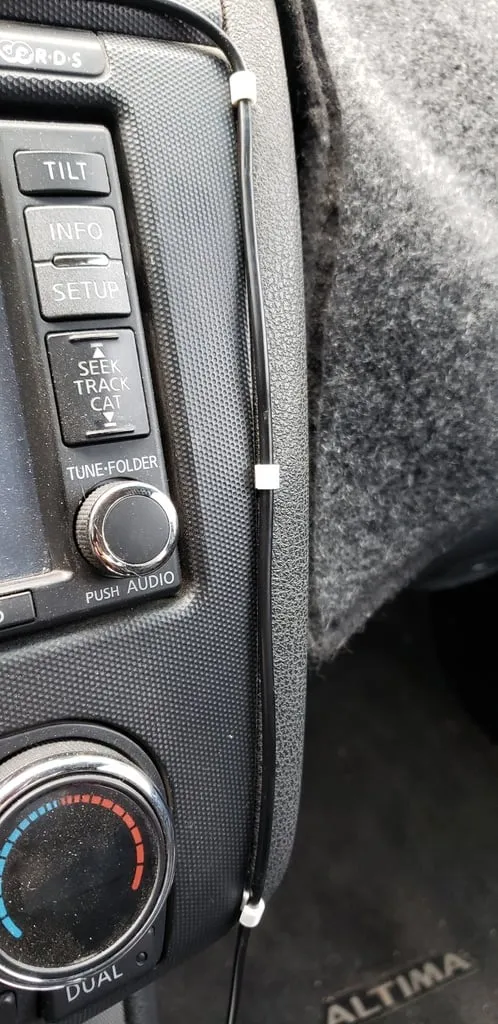Support de câble pour tableau de bord de voiture