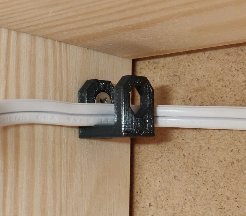 Crochet de câble pratique pour une gestion organisée des câbles