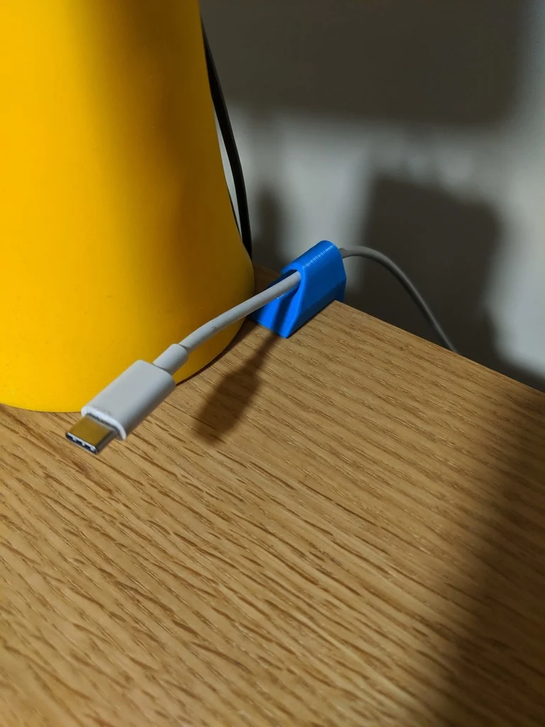 Support de câble simple pour plans de travail