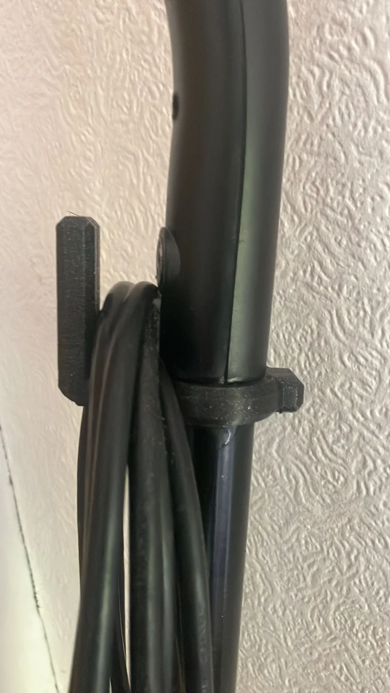 Crochet de câble pratique pour vadrouille à vapeur et aspirateur