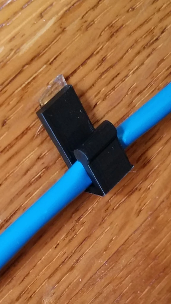 Clips de câble pour l'organisation des câbles