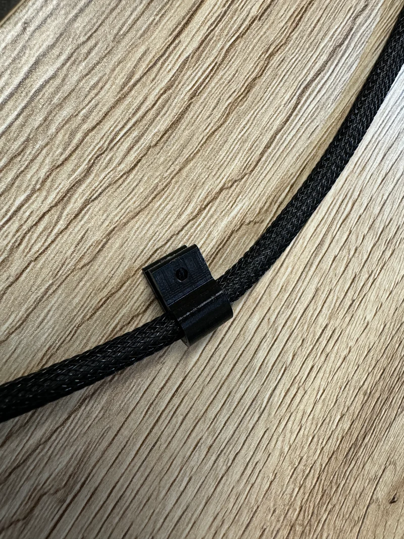 Serre-câble pour câbles de 5 à 6 mm – Organisation efficace des câbles