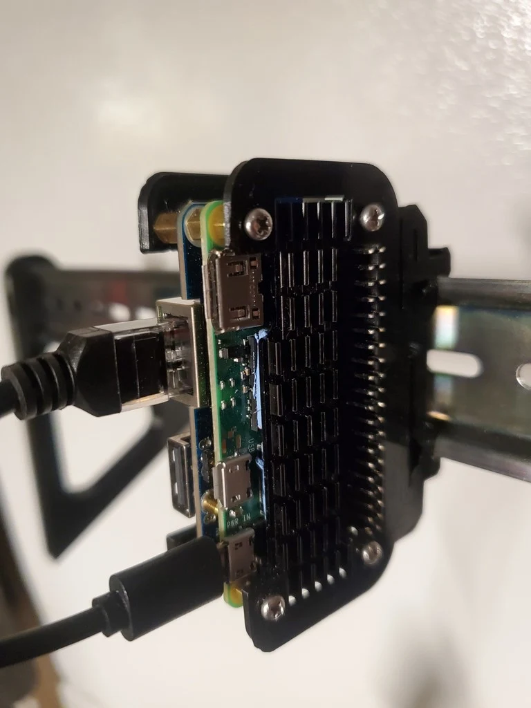 Support de rail DIN vertical pour Raspberry Pi Zero et Zero 2 W