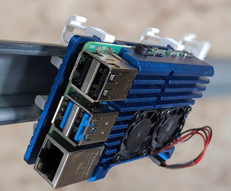 Boîtier de montage sur rail DIN robuste pour Raspberry Pi 4