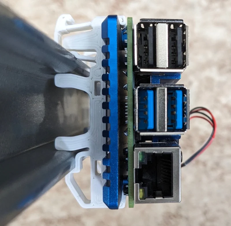 Boîtier de montage sur rail DIN robuste pour Raspberry Pi 4