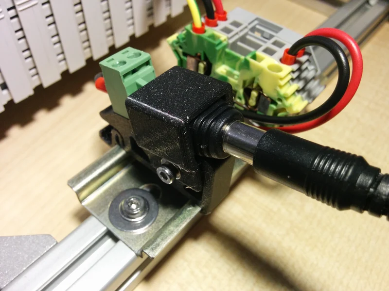 Support de rail DIN pour adaptateur Barrel Jack