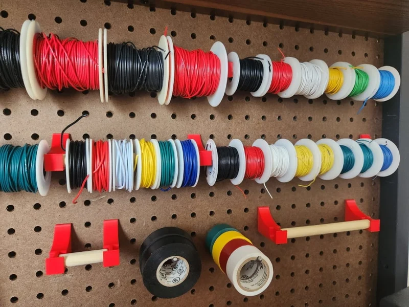 Supports de bobines modulaires pour câbles et fils sur panneau d'outils