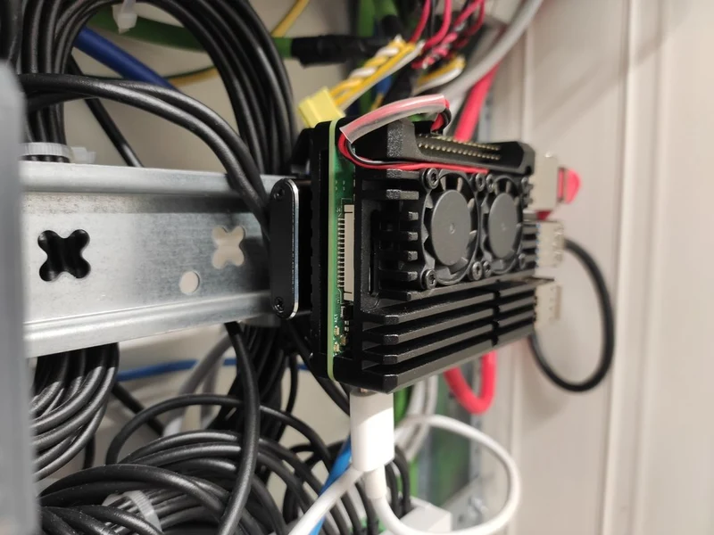 Support de rail DIN pour Raspberry Pi 4 avec boîtier Armor