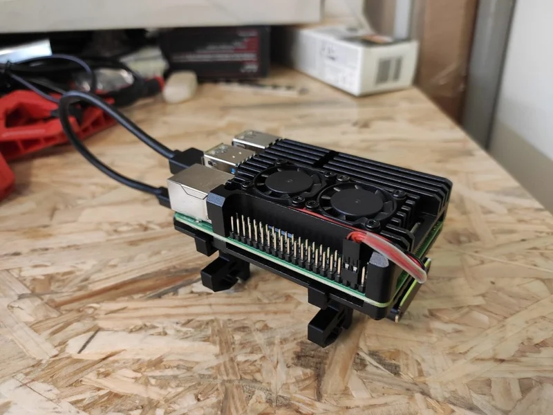 Support de rail DIN pour Raspberry Pi 4 avec boîtier Armor