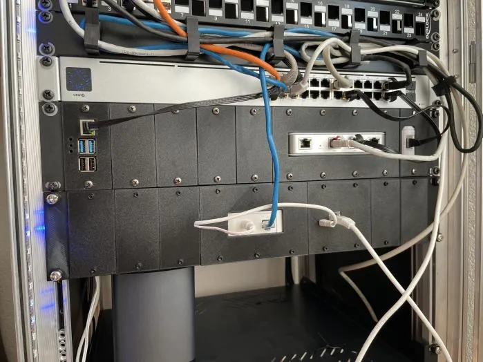 Montage en rack pour Philips Hue Bridge - Rack modulable 2U 19'