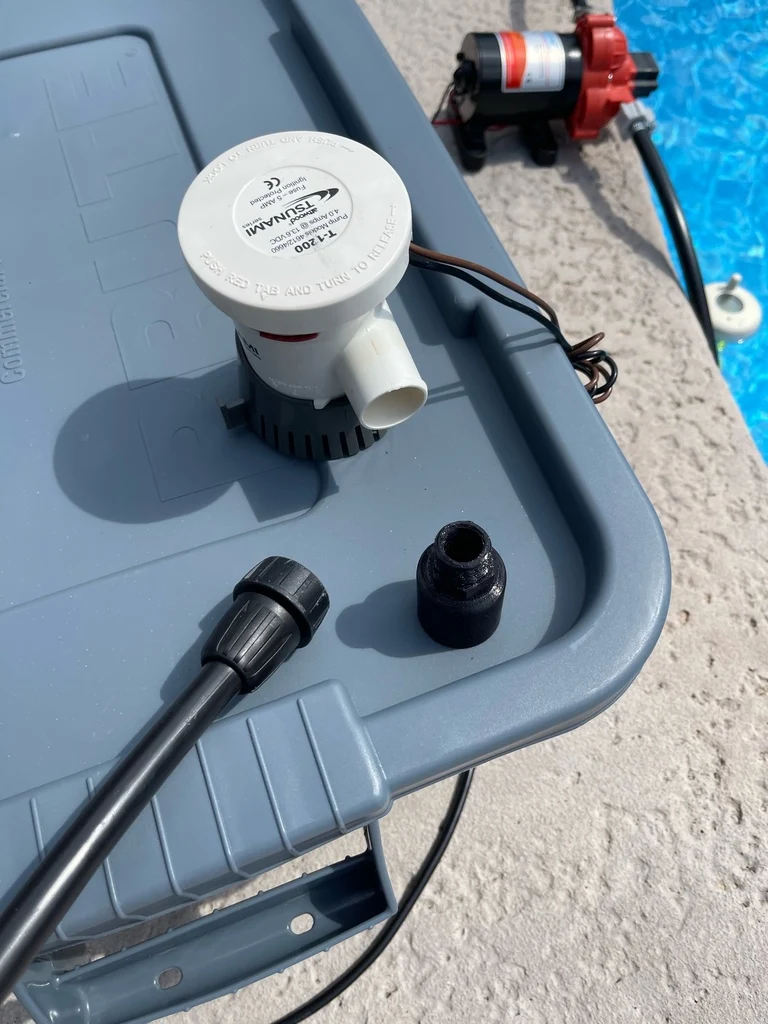 Adaptateur pour pompe de cale avec tuyau d'égouttement 1/2" et filetage NPT