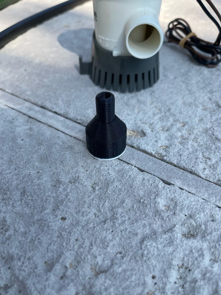 Adaptateur pour pompe de cale avec tuyau d'égouttement 1/2" et filetage NPT