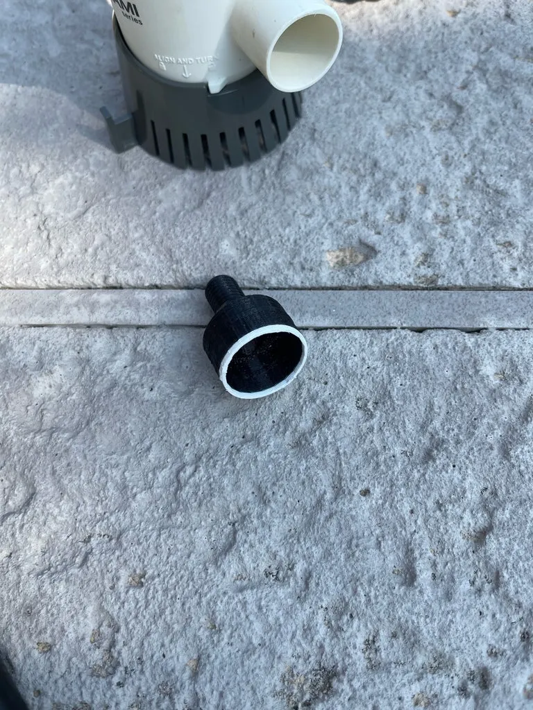 Adaptateur pour pompe de cale avec tuyau d'égouttement 1/2" et filetage NPT