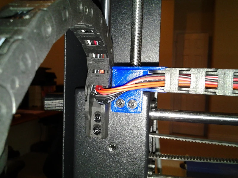 Monoprice / Wanhao Duplicator i3 Mise à niveau: Lien de démarrage de remplacement pour chaîne porte-câbles d'axe X