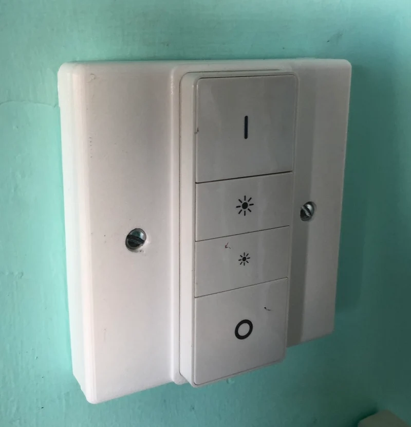Couvercle Philips Hue pour interrupteur d'éclairage britannique avec support de télécommande