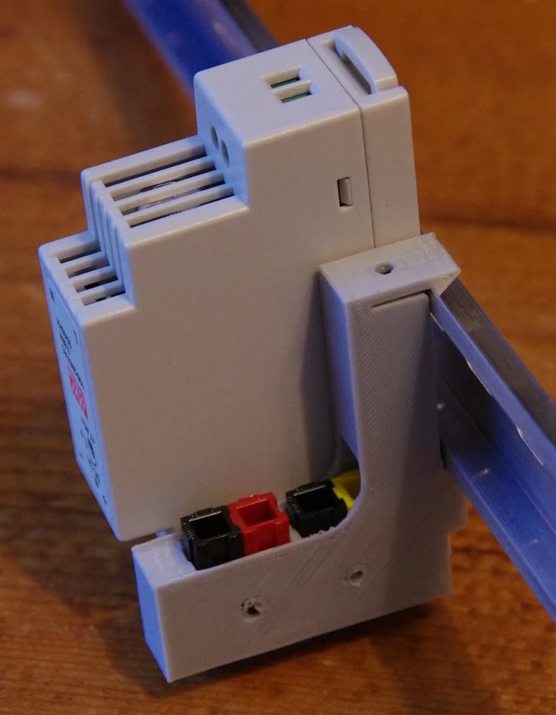 Support de rail DIN pour connecteurs PowerPole : vertical