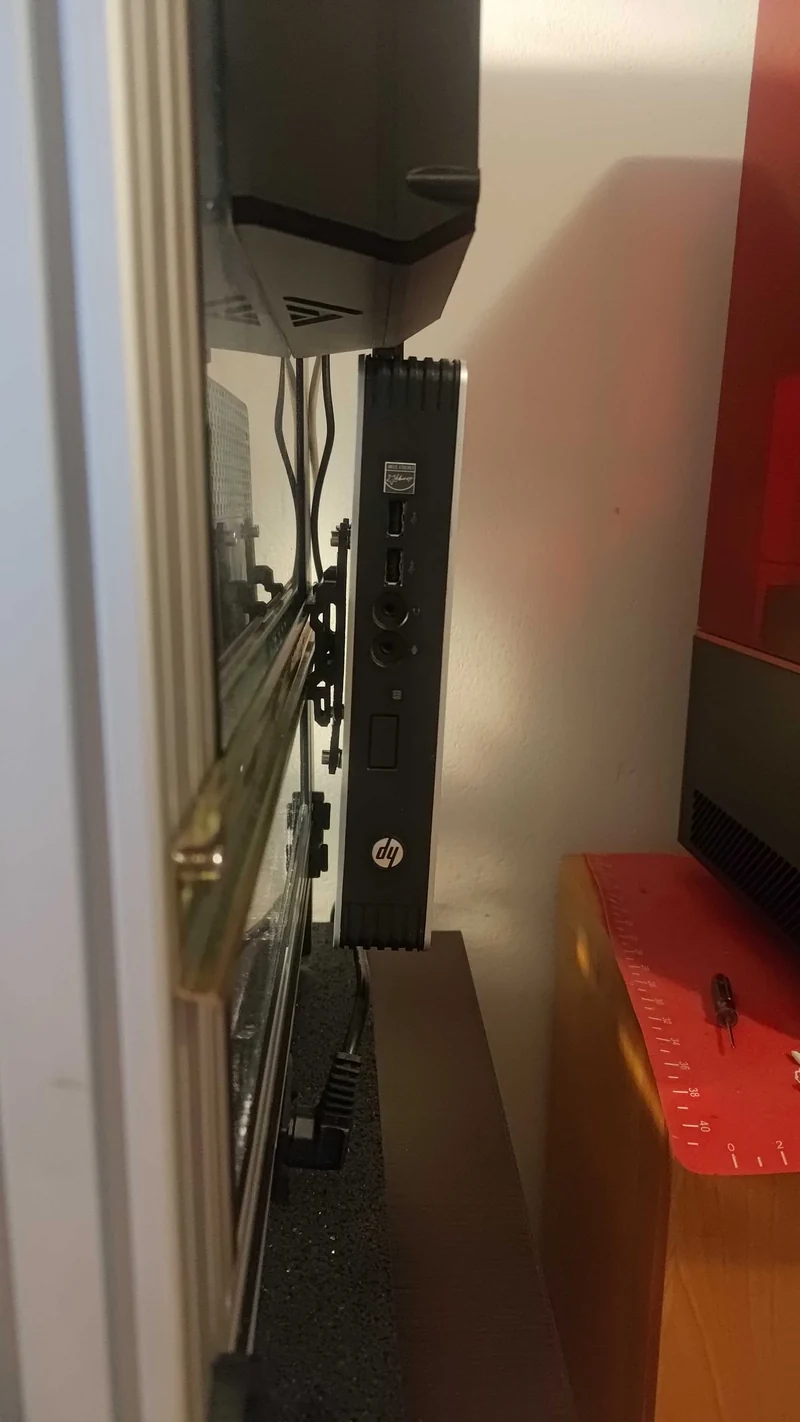 Adaptateur de rail DIN pour les terminaux avec un espacement de trous de 100 mm
