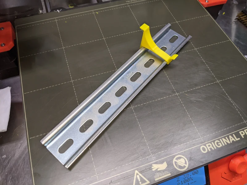 Tournevis/Porte-outils flexible pour rail DIN (V2)
