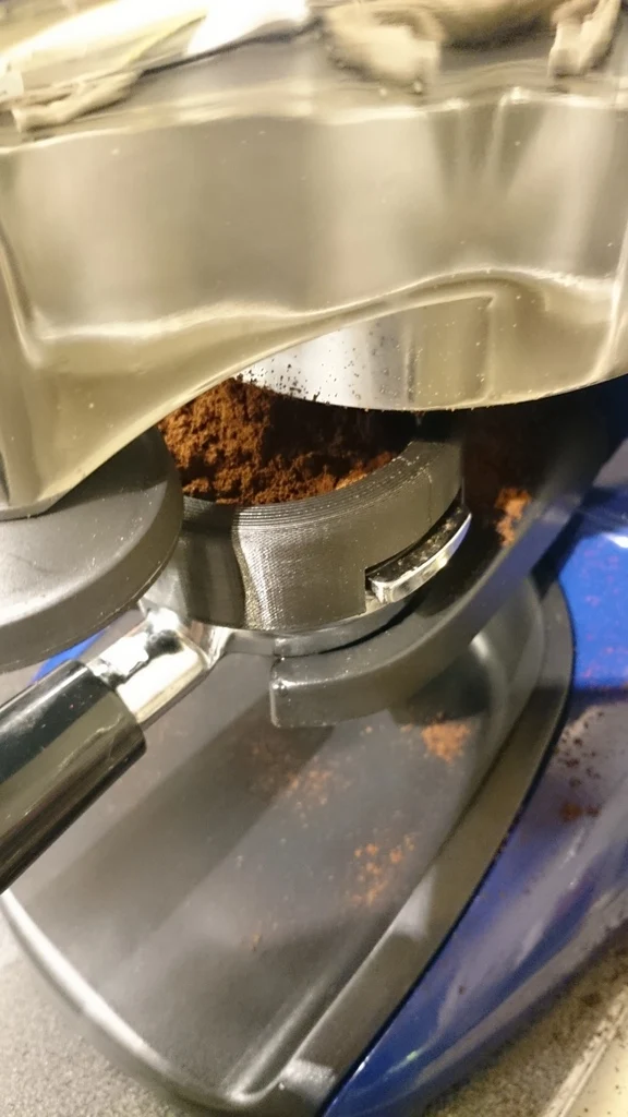 Accessoires de panier de machine à expresso VBM 58 mm : entonnoir et pied