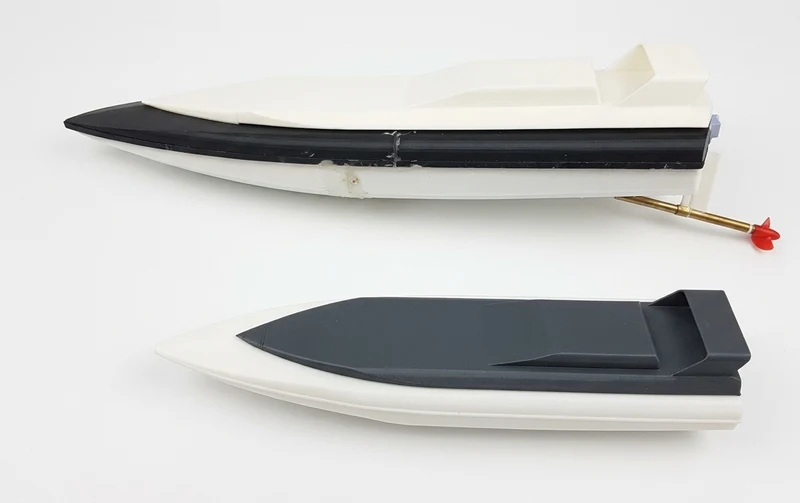 Bateau de vitesse télécommandé puissant
