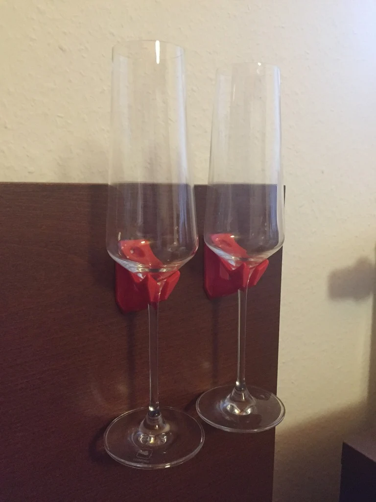 Porte-verre à champagne élégant pour montage mural