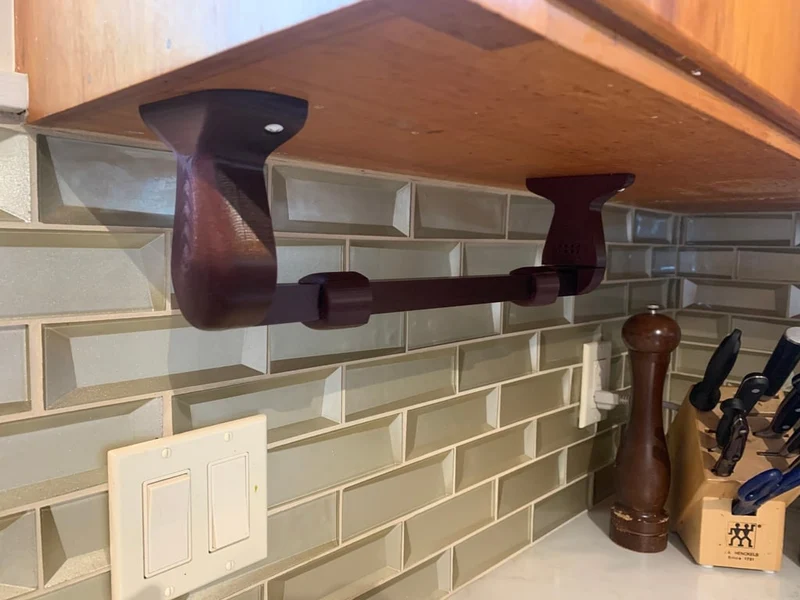 Porte-serviettes en papier pour armoire basse avec bras pivotant
