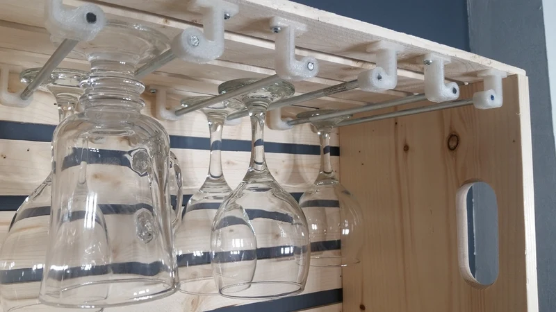 Porte-verre à vin flexible pour montage sous les armoires