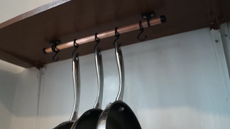 Support de cuisine intelligent pour casseroles et poêles