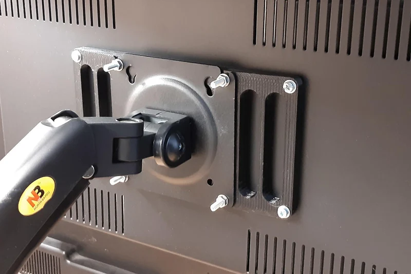 Adaptateur VESA pour montage d'écran : 100 x 100 à 200 x 100