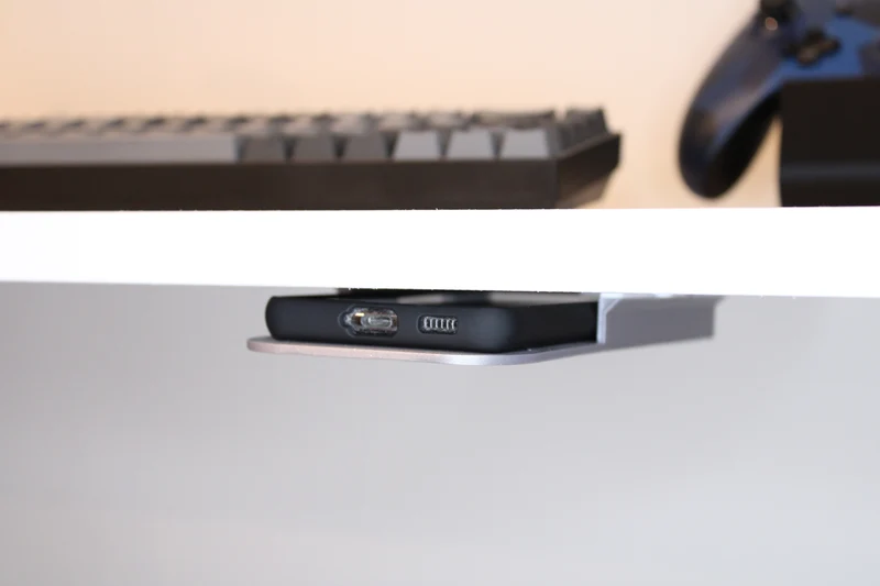 Support de téléphone pour le dessous du bureau