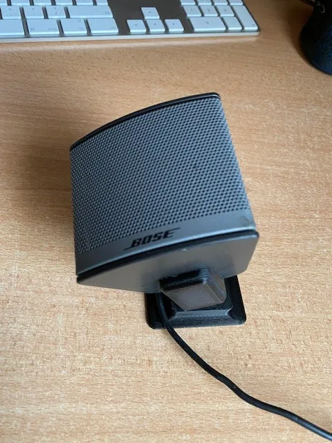 Bose Companion 3 Support mural pour satellites (Ensemble pour 2 haut-parleurs)