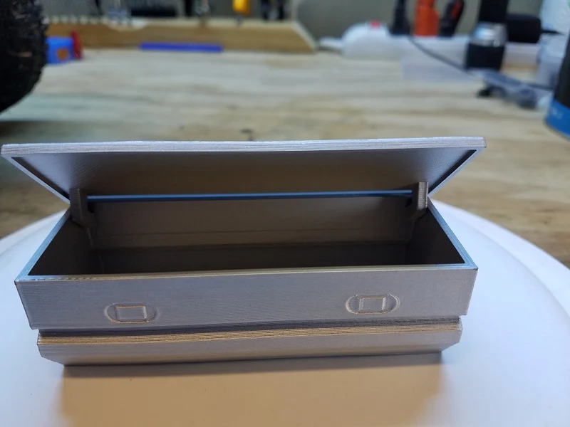 Boîte à outils pour camion RC 1/10