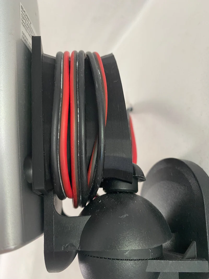 Gestionnaire de câbles pour haut-parleurs Surround Sound