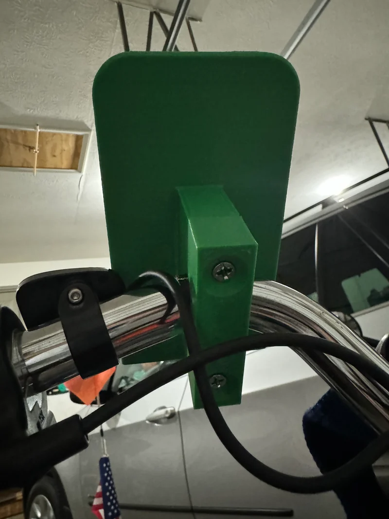 Support de vélo iPhone 15 Pro pour guidon avec housse en silicone Mag-Safe