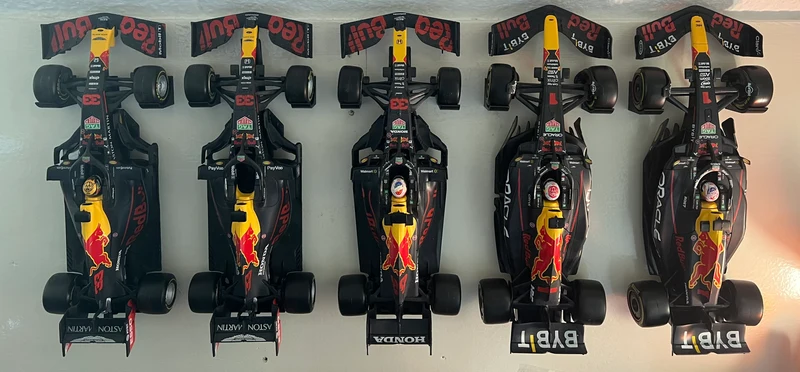 Montage mural Burago Jumbo F1 (1/24)