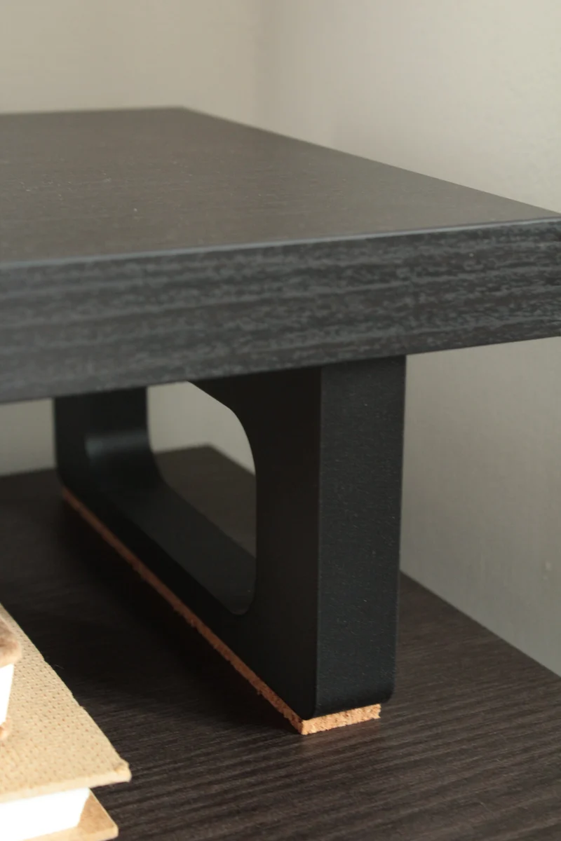 Pieds de moniteur pour étagère IKEA BERGSHULT. (2 pièces)