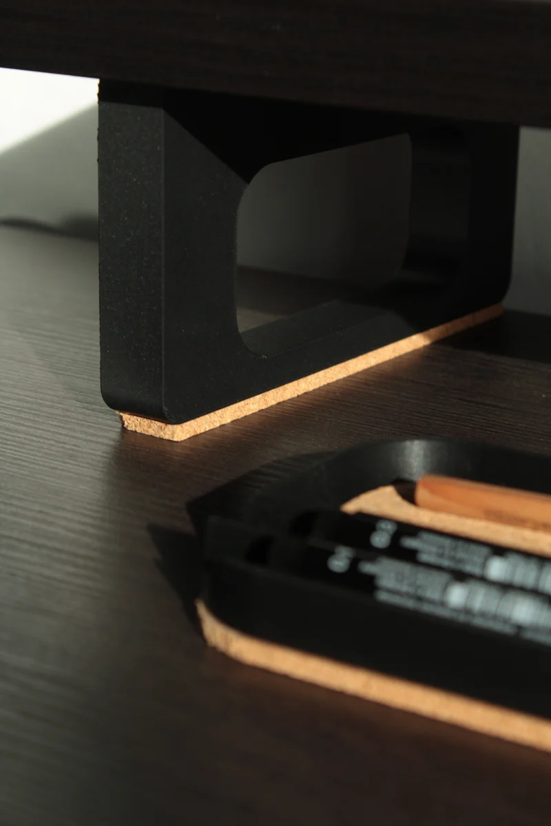 Pieds de moniteur pour étagère IKEA BERGSHULT. (2 pièces)